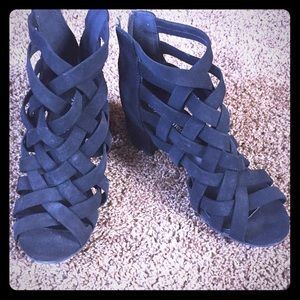 Black CityClassified chunky heel sandles